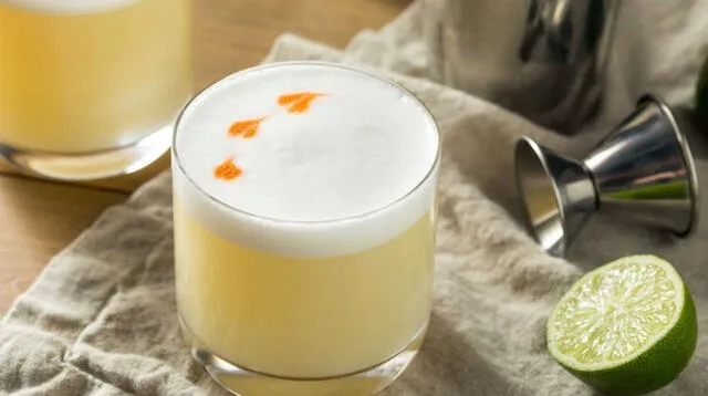 Una de las bebidas banderas infaltables este 28 de julio es el Pisco Sour.