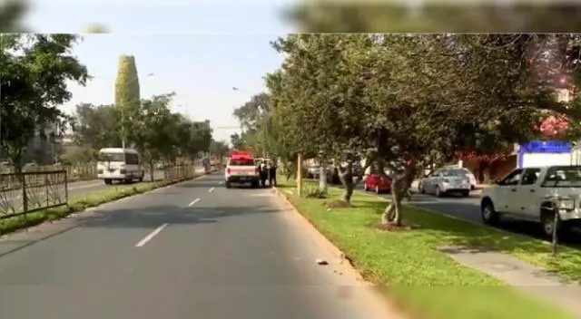 Miraflores: joven de 22 años muere tras impactar su moto contra poste de alumbrado [VIDEO]