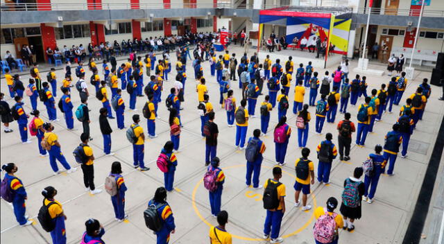 Alumnado continuará yendo a sus clases presenciales y deberá respetar los protocolos de seguridad.