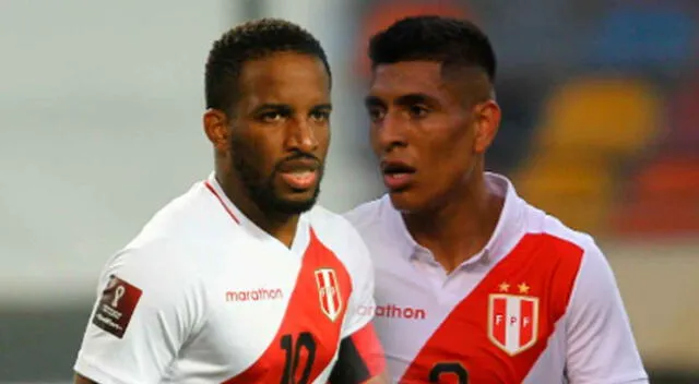Jefferson Farfán y Paolo Hurtado, una bronca de últimos años en el fútbol peruano.