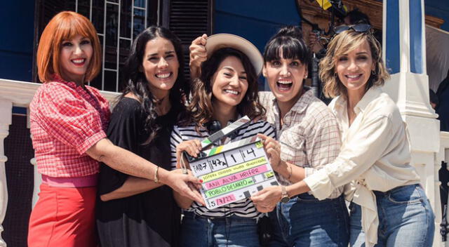 Ani Alva Helfer junto a las protagonistas de largometraje nacional.