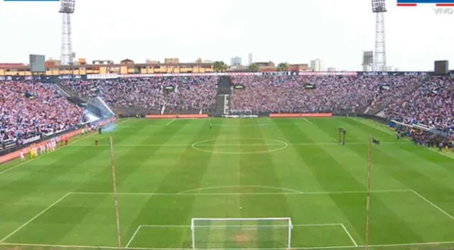 El periodista deportivo quedó fascinado de ver el estadio lleno.