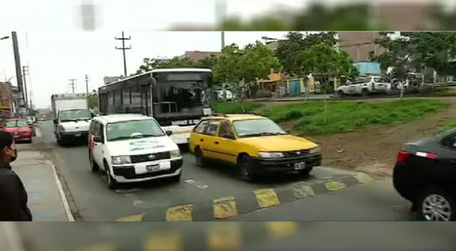 SJL: vecinos colocan su propio rompemuelle ante constantes accidentes de tránsito [VIDEO]