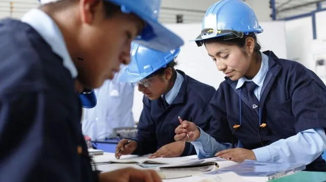 En Lima Metropolitana hay 23 institutos de Educación Superior tecnológicos Públicos.