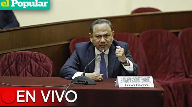 Mariano Gonzáles, ex ministro del Interior, se presenta ante la Comisión de Fiscalización del Congreso para explicar las denuncias hechas al gobierno.