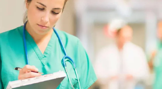 La carrera de enfermería tiene un periodo de estudio entre 3 a 5 años.