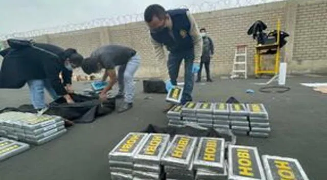 Hallan más de 700 kilos de droga en contenedores del Callao