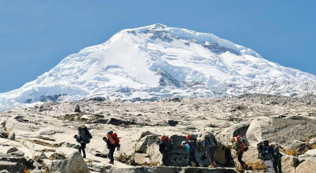 Áncash: piden helicóptero para rescatar a mujer atrapada en grieta del nevado Huascarán