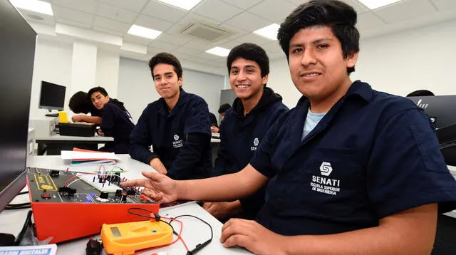 La currícula del programa Adelanta tu carrera consta de cursos de estudios generales de Senati. Foto: Senati