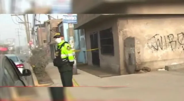 Arrojan cadáver en una calle de Ate [VIDEO]