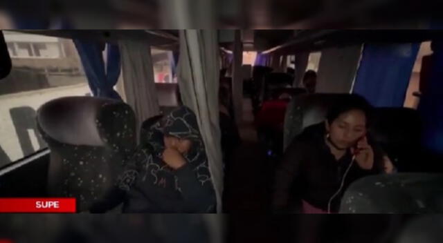 Barranca: delincuentes secuestran a pasajeros de bus interprovincial para robar todas sus pertenencias [VIDEO]