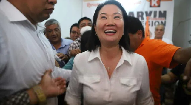 Keiko Fujimori inaugurando local de campaña en Chiclayo