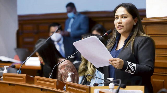 Congresista Heidy Juárez aseguró que hay un topo en APP