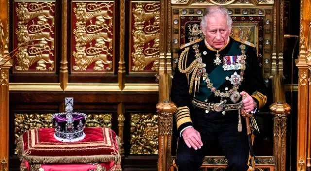 Carlos de Gales será trasladado a la residencia del palacio de Buckingham como rey.