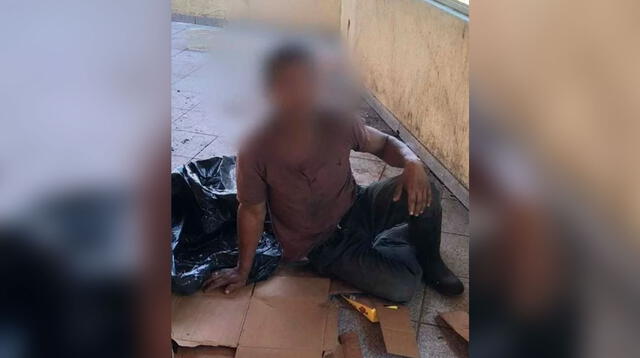 El hombre no pensó que lo confundirían con un cadáver por taparse con bolsas.