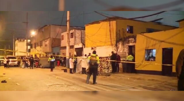 Efectivos de la policía en la escena del crimen en el Callao