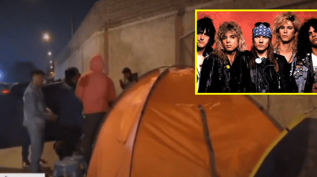 Fanáticos de Guns N' Roses acampañan.