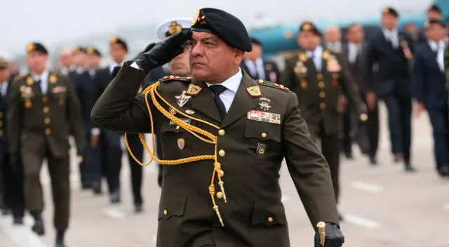 Fiscalía pide prisión para el el ex jefe del comando conjunto de las Fuerzas Armadas César Astudillo Salcedo por el caso del "Gasolinazo"