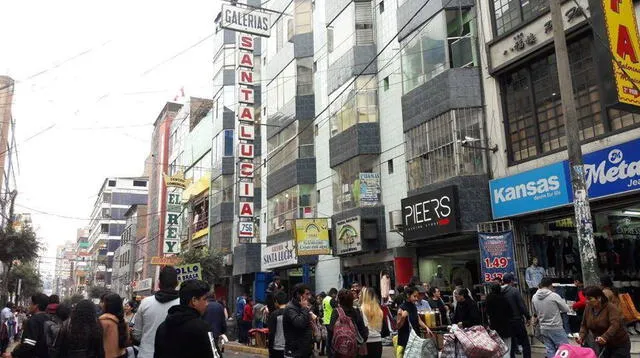  Santa Lucía es una de las galerias más concurridas de Gamarra. Foto: Urbania 