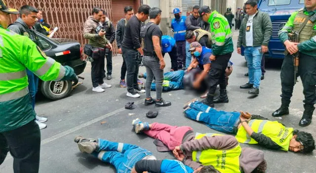 Cercado de Lima. Tuvo que ser trasladado a un hospital de emergencias, mientras que testigos no mostraron clemencia por él.