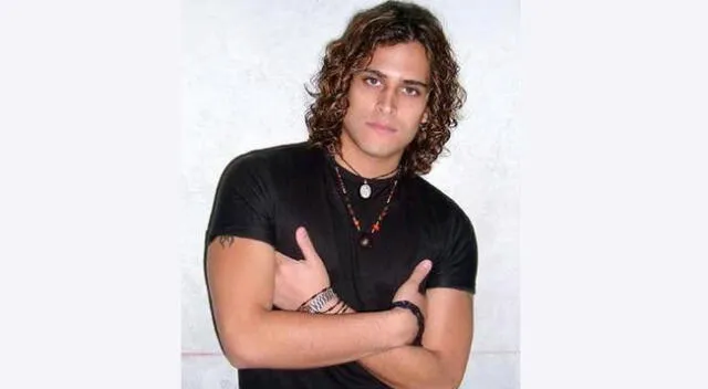 Christian Domínguez durante un largo tiempo tuvo el cabello largo.
