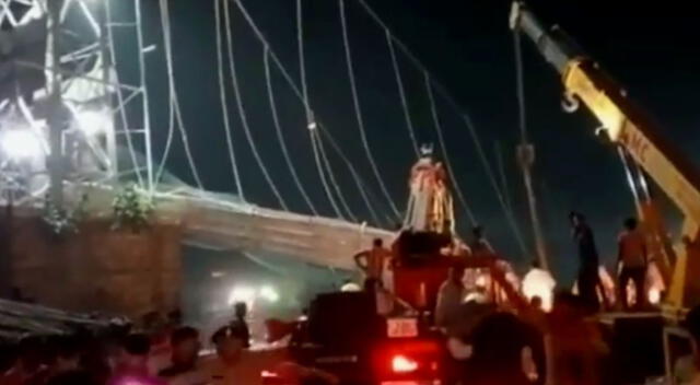 El puente colgante cayó de forma sorpresiva al río Machch, ubicado en el distrito de Morbi.