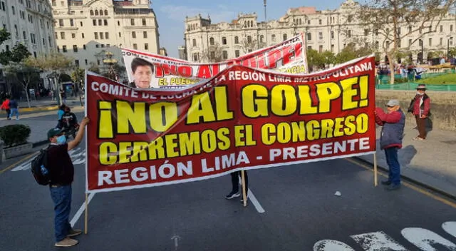 Simpatizantes de Pedro Castillo en Plaza San Martín