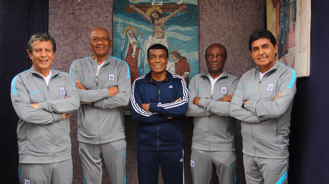 El maestro Zegarra en Embajador en el equipo junto a Cueto, Velásquez, Cubillas y Jaime Duarte.