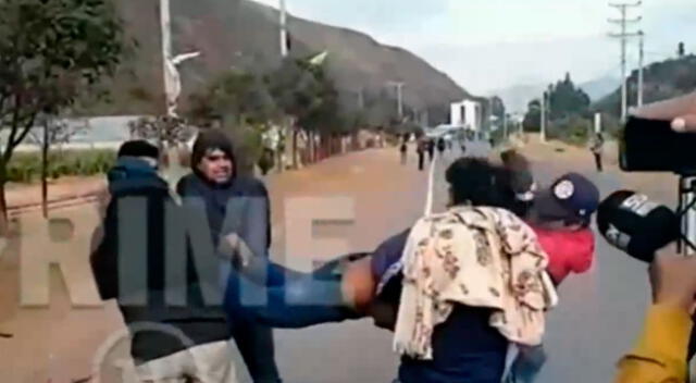 El conductor fue azotado por no acatar el paro de transportistas en Cusco.
