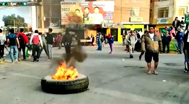 Los tramos bloqueados son los kilómetros 261, en la zona de Barrio Chino, el 290, en el sector de La Expansión Urbana, y el 299, en el sector El Álamo, ubicados en el distrito de Salas Guadalupe, en la provincia de Ica.