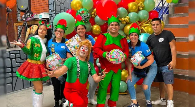 Maykol Show con elenco que llevó alegría a niños de su barrio.