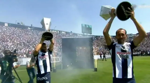 Alianza Lima presentó este domingo su plantel para la temporada 2023 en la denominada Tarde Blanquiazul.