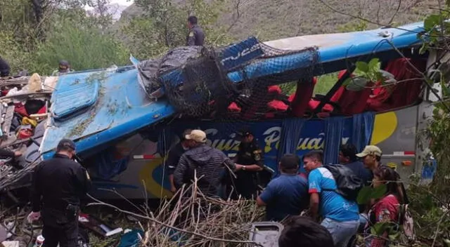 bus cae a un abismo de 200 metros