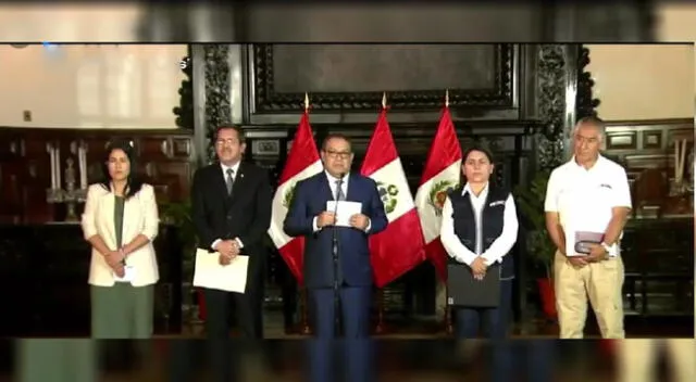 Premier Alberto Otárola dando mensaje a la Nación