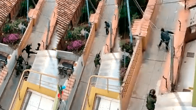 Policías agreden y casi matan a un manifestante en calle de Cusco.