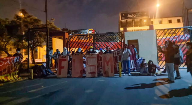 Estudiantes ingresan a la Universidad de San Marcos