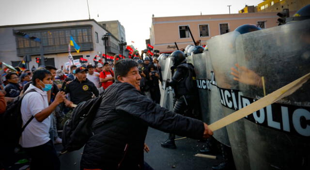 Manifestantes buscan la salida del Dina Boluarte y cierre del Congreso.