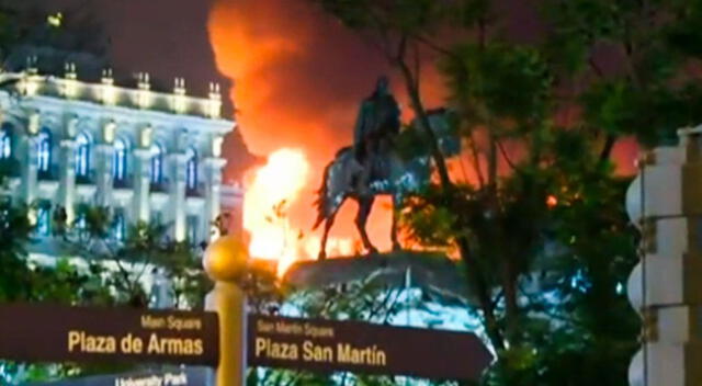 Toma de Lima: prenden fuego en la Plaza San Martín durante las protestas