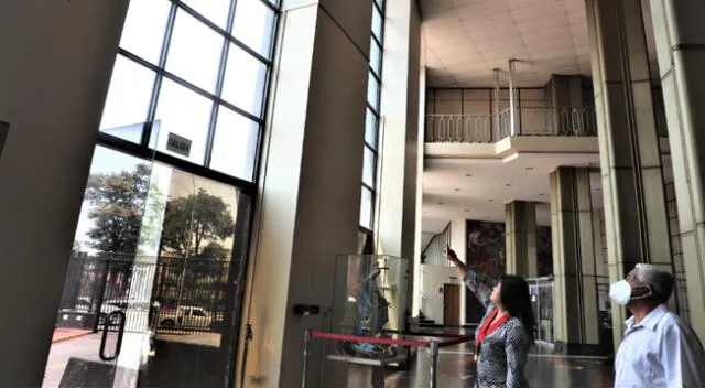 Presidenta de la Corte de Lima, María Vidal La Rosa Sánchez constató los daños a la sede judicial