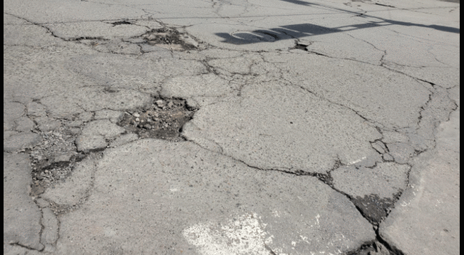 Carreteras están dañadas y no permiten el fluido tránsito.