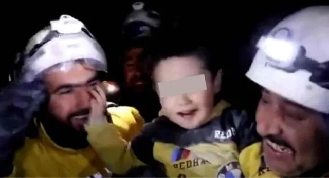 Bebé rescatado tras terremoto en Turquía.