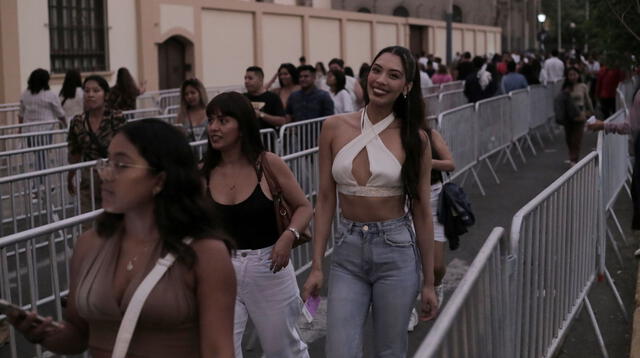 Cientos de fans llegaron desde tempranas horas al Estadio Nacional donde se realizarán los cuatro conciertos que ofrecerá el 'Rey de la bachata'.