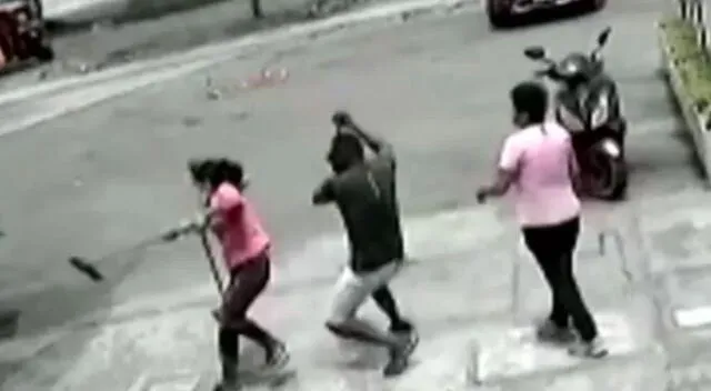 mujer es atacada brutalmente por sus vecinos