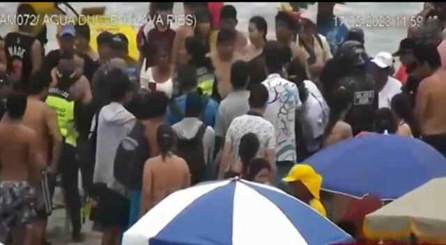 Personas aglomeradas en Playa de Agua Dulce tras ahogarse un joven de 29 años