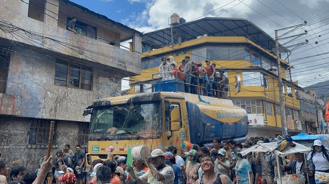 Los carnavales de Cajamarca se celebran con música y chicha de jora ( FOTO: Rosa Quincho /GLR)    