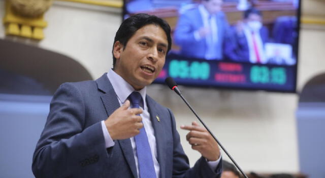 Congresista Freddy Díaz en el parlamento cuando aún era congresista