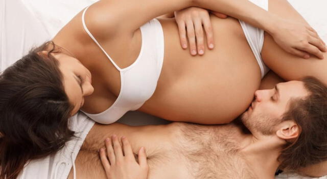 El bebé no está en riesgo, ya que en el cuello de tu matriz hay una membrana mucosa que lo protege.