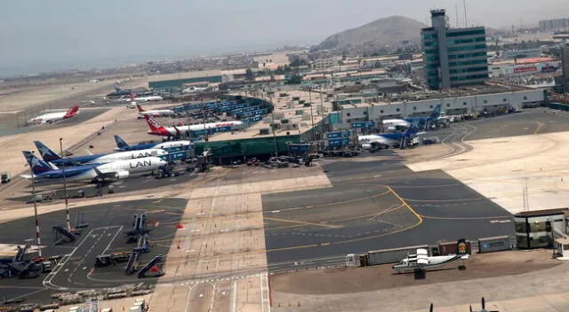 Aeropuerto Jorge Chávez reporta problemas en su pista de aterrizaje.