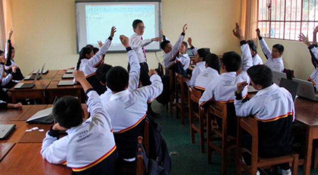 Clases escolares podrían llegar a ser virtuales anunció el ministro de Educación.