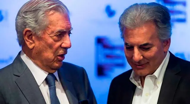 Actualmente, Mario Vargas Llosa y su hijo Álvaro Vargas Llosa tienen una estrecha relación.